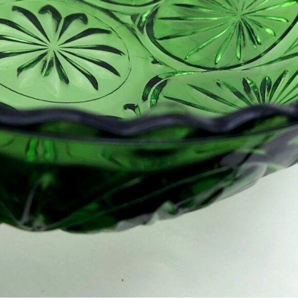 Vintage MCM Anchor Hocking Winter Green Cameo & Star Medallion Glass Salad Bowl - Picture 6 of 6